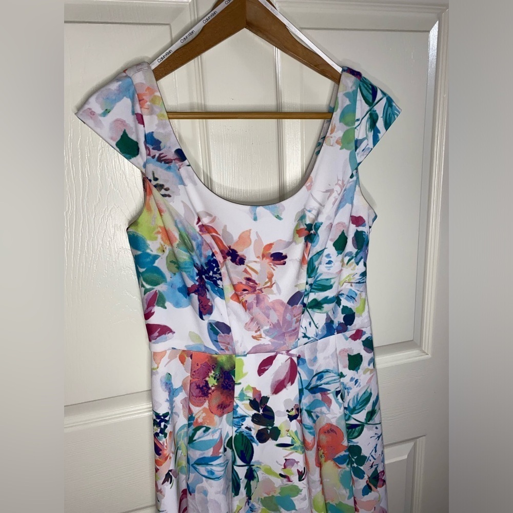 Calvin Klein White & Colorful Floral Formal Midi Dress Size 8 Beautiful - Picture 3 of 8